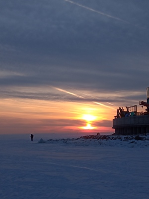 Солнечные залпы над льдами