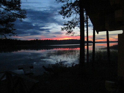 Вечерний пейзаж с озером