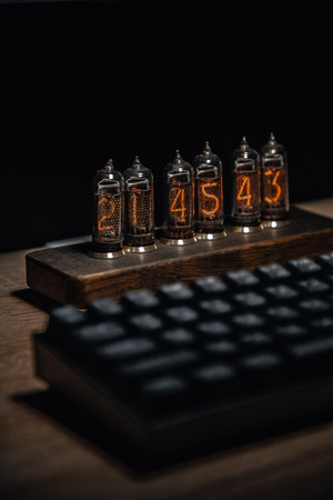 Ламповые часы