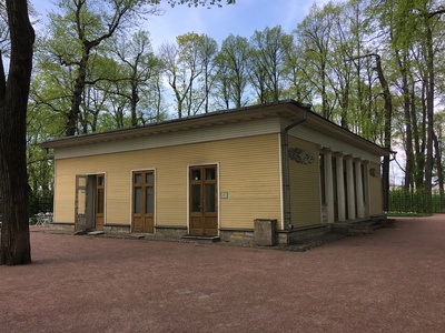 Здание в летнем саду петербурга