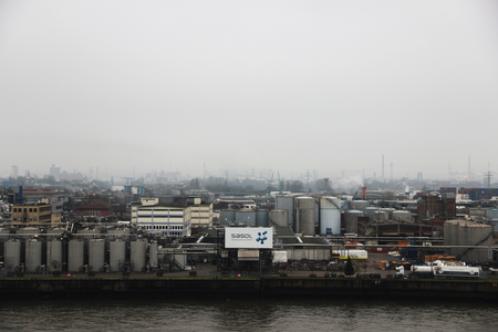 Вид на порт со смотровой площадки эльбфилармонии