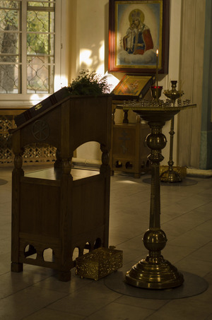 Утро в храме