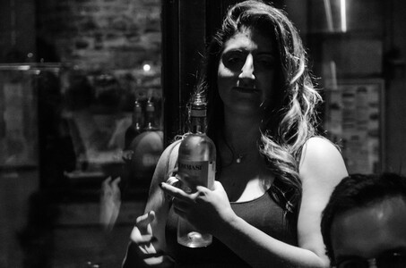 Девушка в баре