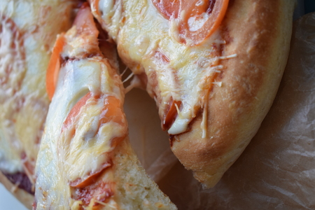 Тянется сыр