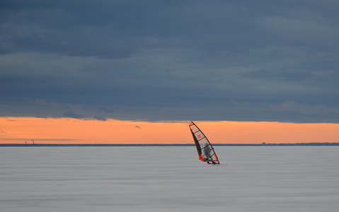Зимний виндсерфинг на финском заливе