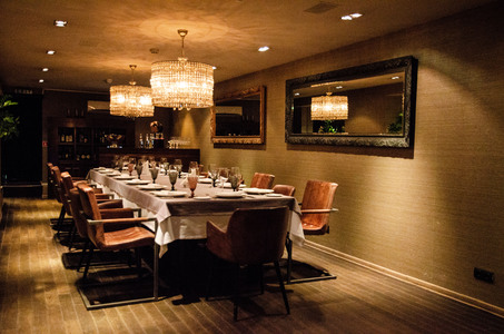 Вечером в ресторане