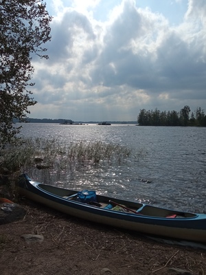 Каноэ на озере 2
