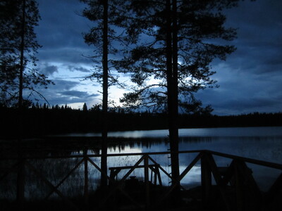 Вечерний пейзаж с озером