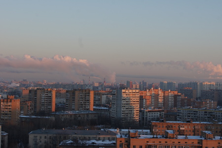 Городские кварталы москвы на закате