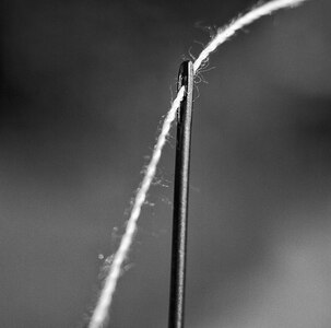 Нитка в иголке