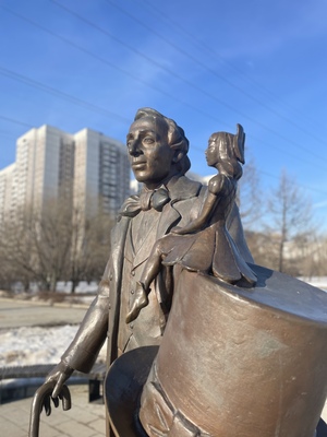 Андерсен и дюймовочка