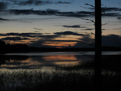 Вечерний пейзаж с озером