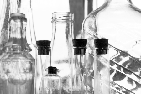 Стеклянные колбы и бутылки
