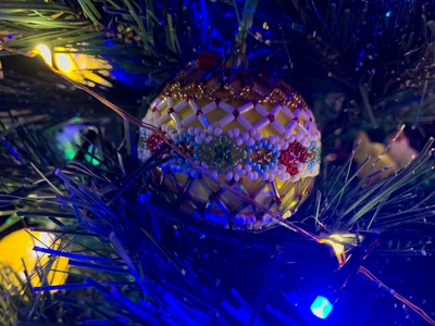 Шар на ёлке