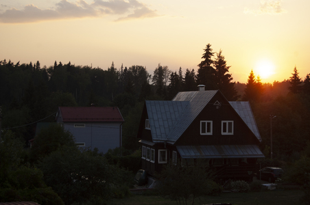 Дом на закате