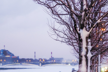 Набережная на закате зимой
