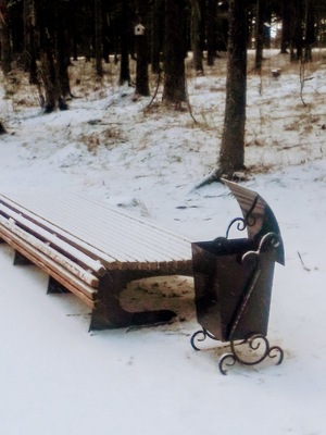 Скамейка в парке